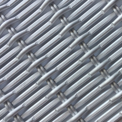 Maillage architectural en acier inoxydable argenté pour façade de bâtiment personnalisée