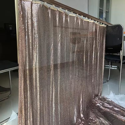 Tissu à chaîne en alliage d'aluminium scintillante métallique pour rideaux Tissu en maille métallique