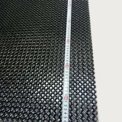 Maillage métallique décoratif de qualité supérieure pour la conception de la porte de l'armoire offrant une circulation d'air supérieure