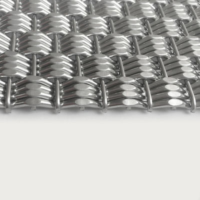 Maillage de tissu métallique en acier inoxydable sur mesure pour le revêtement de façade à grande échelle dans les bâtiments commerciaux urbains