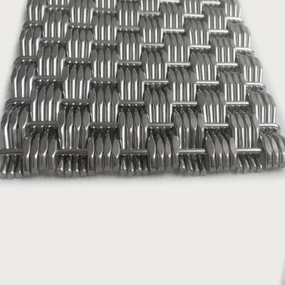Maillage de tissu métallique en acier inoxydable sur mesure pour le revêtement de façade à grande échelle dans les bâtiments commerciaux urbains