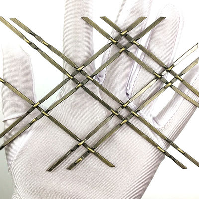 Maillage de fil de trame décoratif à hauteur de 10 mm avec un diamètre plat de 1,5 × 3,5 mm et un poids de 8,6 kg/m2