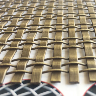 Tissu métallique architectural personnalisé de largeur personnalisée, solution idéale pour les revêtements muraux intérieurs et extérieurs et les pare-soleil