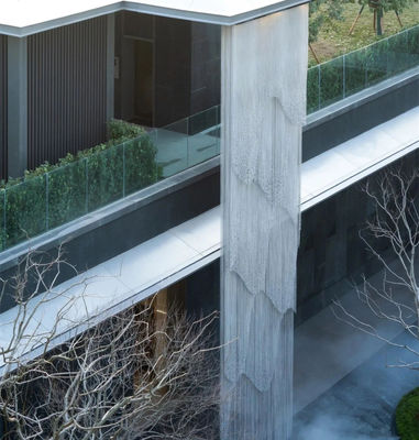 Moustiquaire flexible en chaîne d'aluminium adaptée aux entrepôts, usines et bâtiments commerciaux, offrant un contrôle des insectes