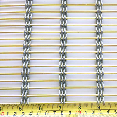 Grille architecturale en acier inoxydable à ouverture personnalisable, longueur maximale 5 m, adaptée aux enclos d'animaux et aux façades de bâtiments