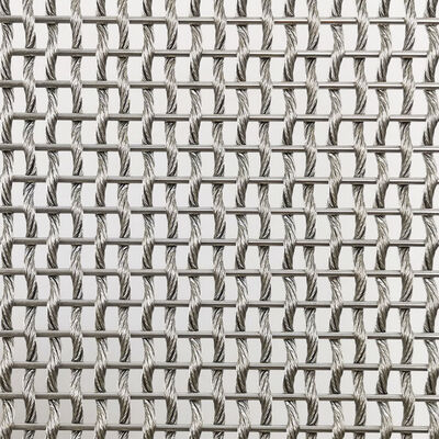 43,8% de surface ouverte, treillis métallique décoratif tissé, épaisseur de panneau de 4,5 mm
